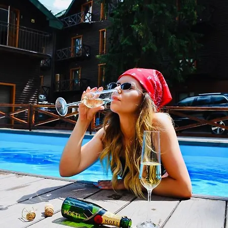 Zimasnow & Club 3* Буковель